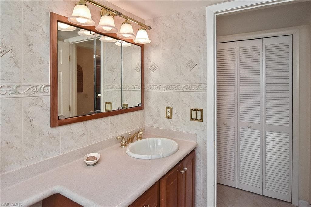 1100 9th St S C102, Naples, FL 34102-13