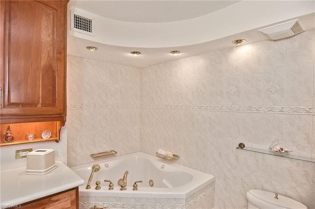 1100 9th St S C102, Naples, FL 34102-26