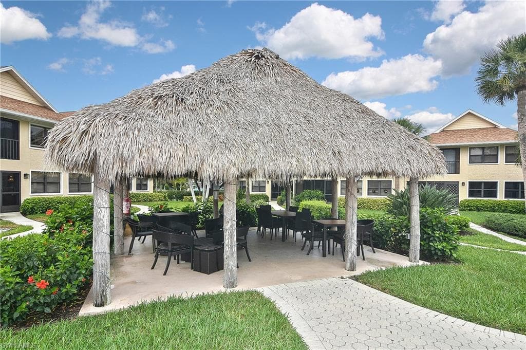 1100 9th St S C102, Naples, FL 34102-39