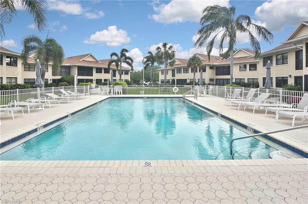 1100 9th St S C102, Naples, FL 34102-41
