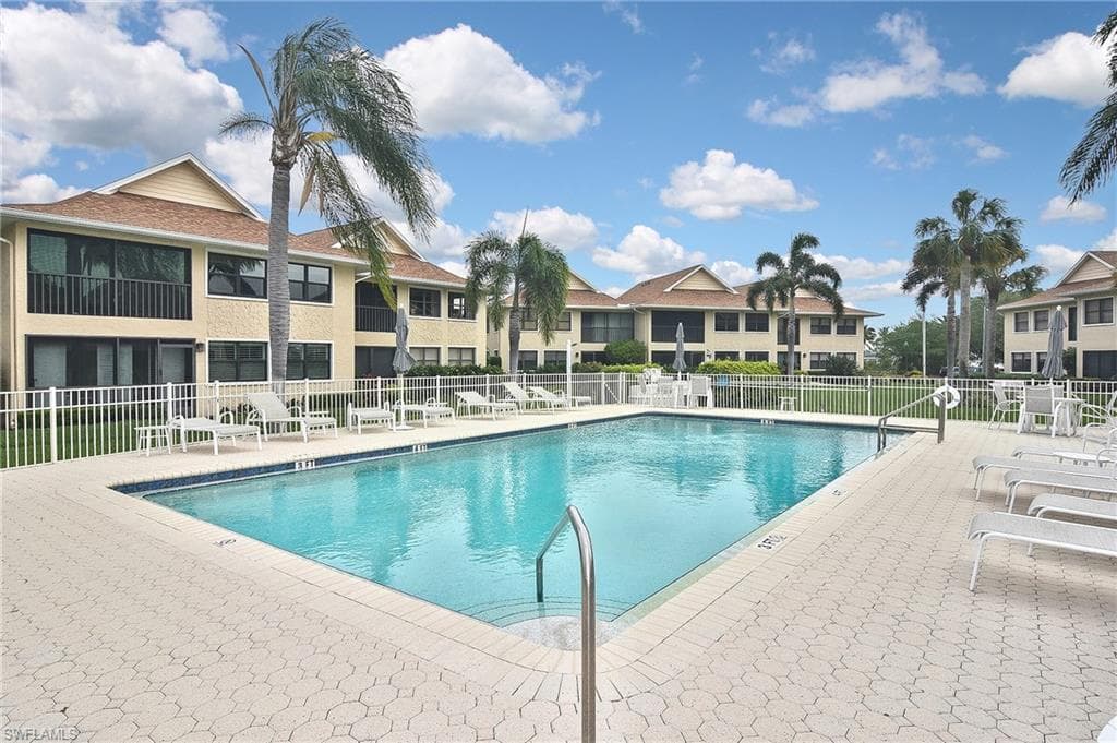 1100 9th St S C102, Naples, FL 34102-42