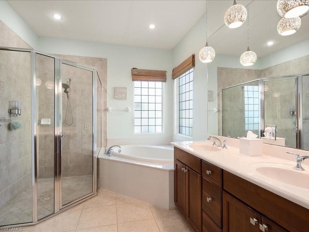 1498 Borghese Ln 101, Naples, FL 34114-22