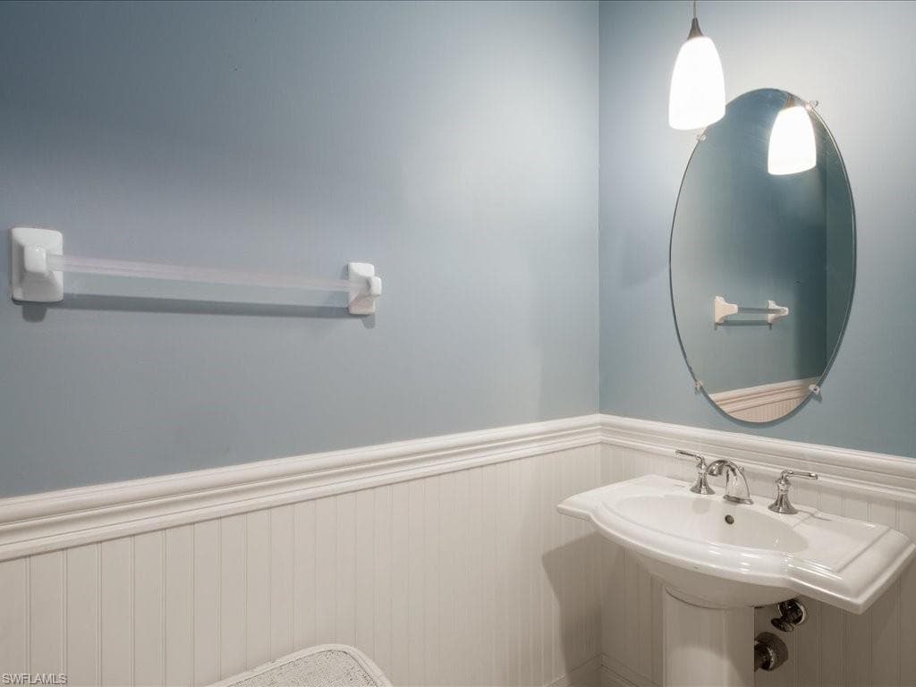 1498 Borghese Ln 101, Naples, FL 34114-26