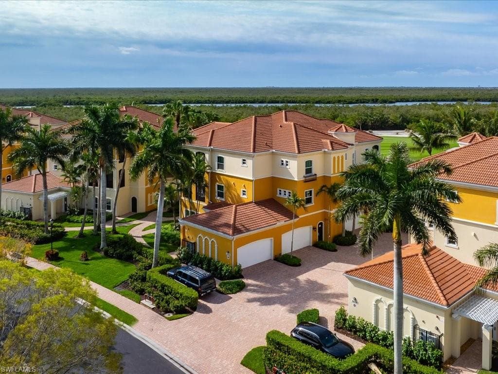 1498 Borghese Ln 101, Naples, FL 34114-4