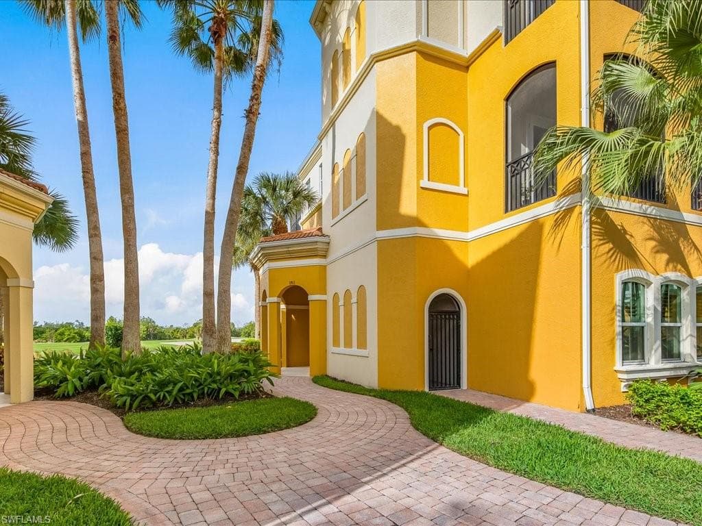 1498 Borghese Ln 101, Naples, FL 34114-5