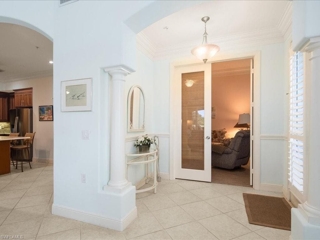 1498 Borghese Ln 101, Naples, FL 34114-7