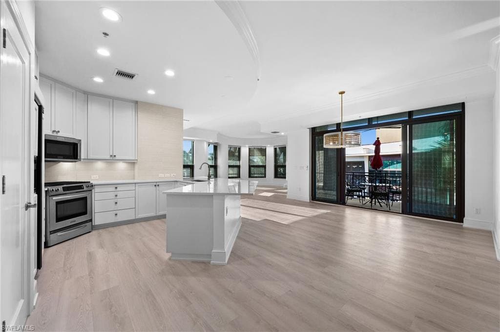 9123 Strada Pl 7316, Naples, FL 34108-1