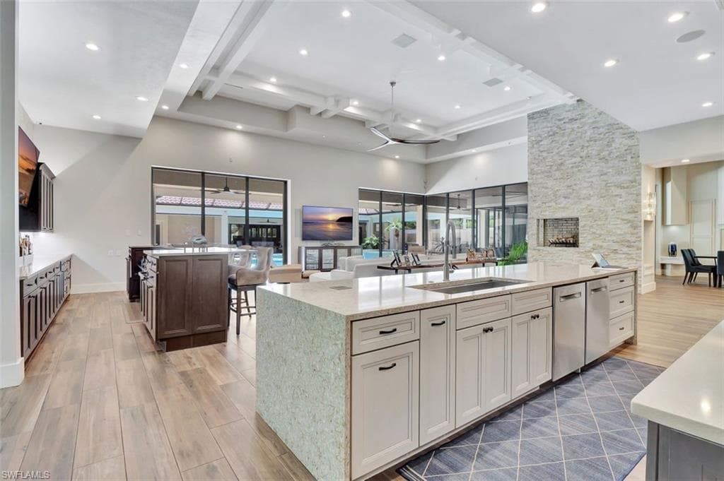 656 Hickory Rd, Naples, FL 34108-11