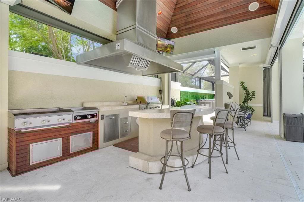656 Hickory Rd, Naples, FL 34108-15