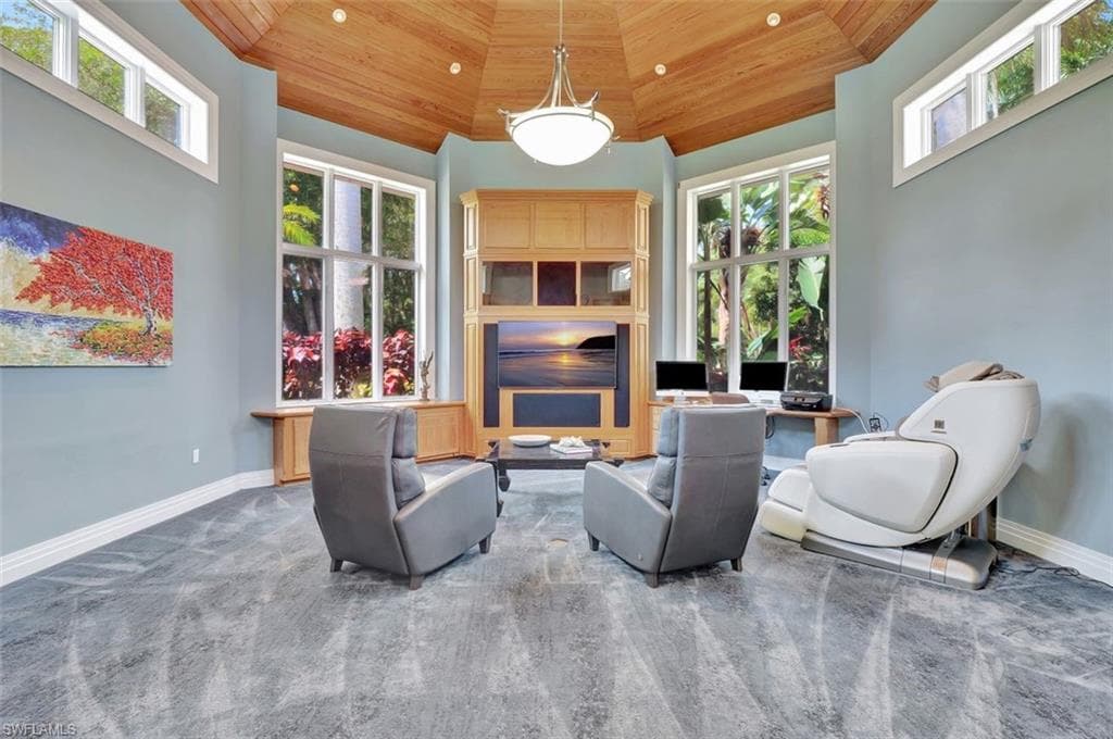 656 Hickory Rd, Naples, FL 34108-20