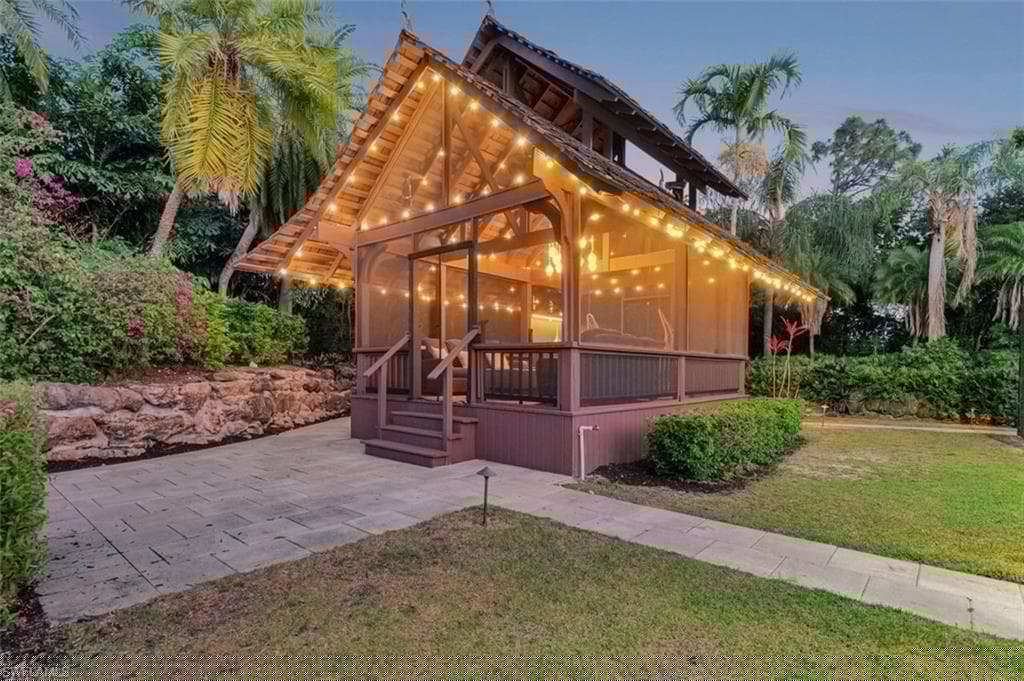 656 Hickory Rd, Naples, FL 34108-25