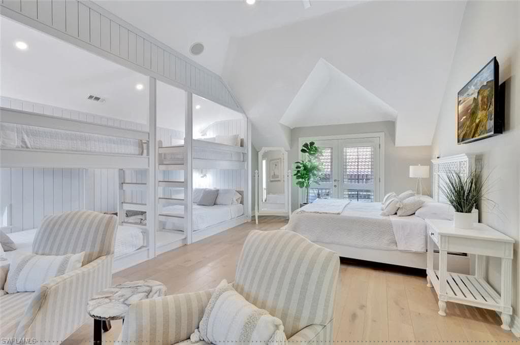 656 Hickory Rd, Naples, FL 34108-34