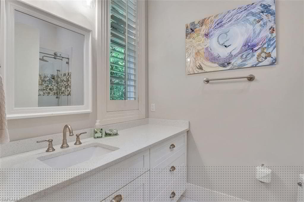 656 Hickory Rd, Naples, FL 34108-36