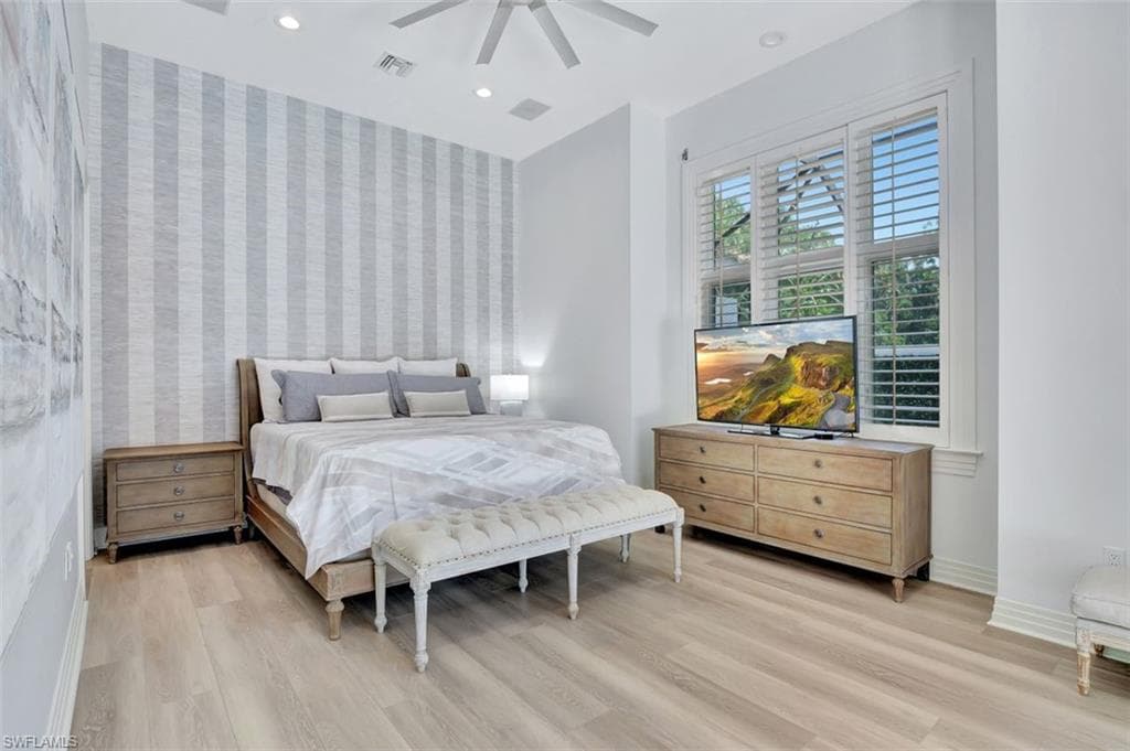 656 Hickory Rd, Naples, FL 34108-39