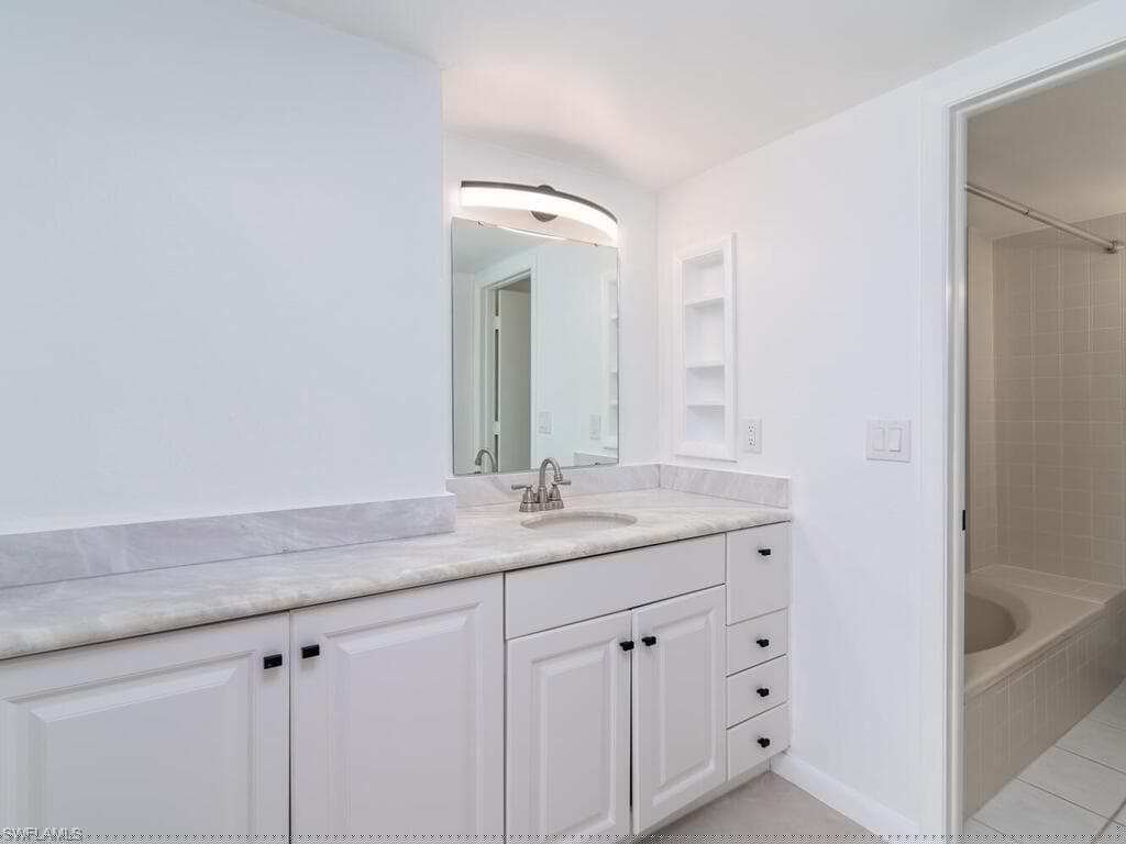 961 Swallow Ave 301b, Marco Island, FL 34145-8