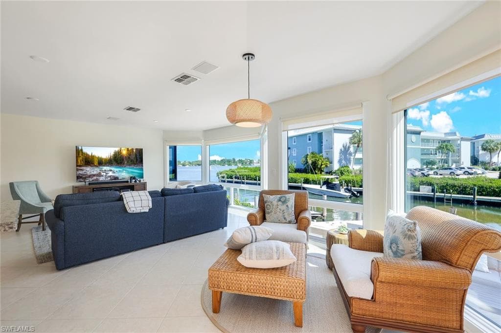 1309 Chesapeake Ave, Naples, FL 34102-8