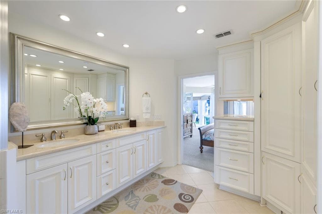 1309 Chesapeake Ave, Naples, FL 34102-29