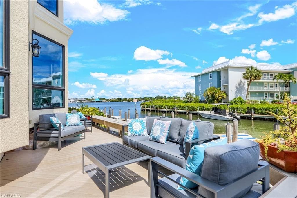 1309 Chesapeake Ave, Naples, FL 34102-2
