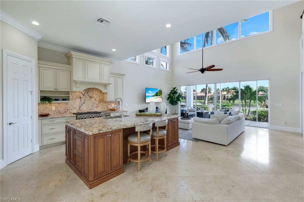 8500 Mallards Pt, Naples, FL 34114-10