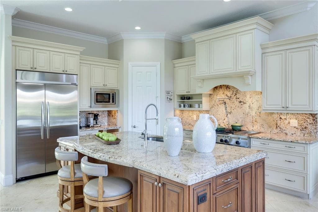 8500 Mallards Pt, Naples, FL 34114-11