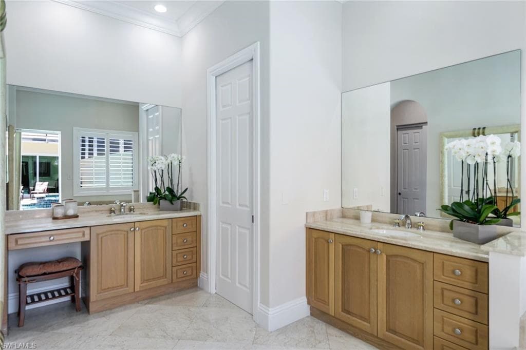 8500 Mallards Pt, Naples, FL 34114-21