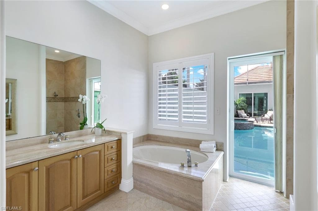 8500 Mallards Pt, Naples, FL 34114-22