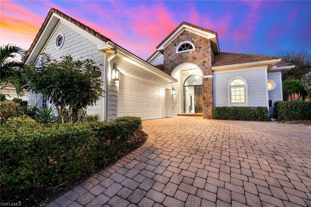 8500 Mallards Pt, Naples, FL 34114-6