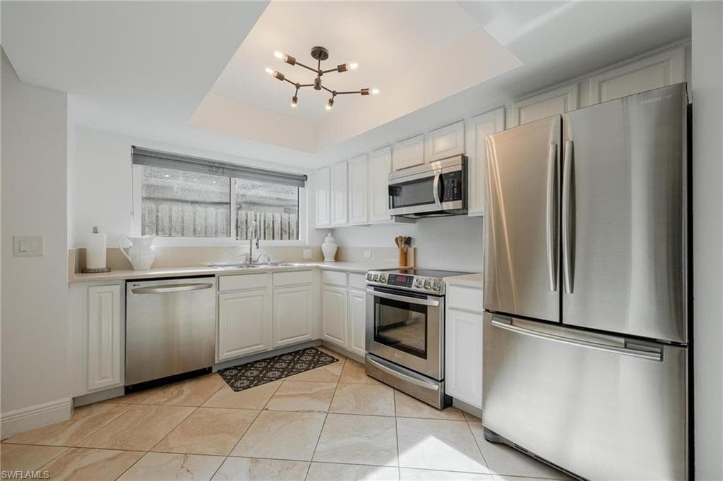 636 98th Ave N, Naples, FL 34108-10