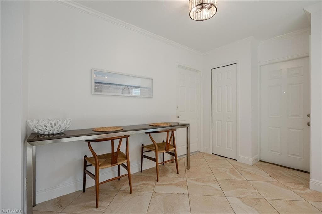 636 98th Ave N, Naples, FL 34108-11