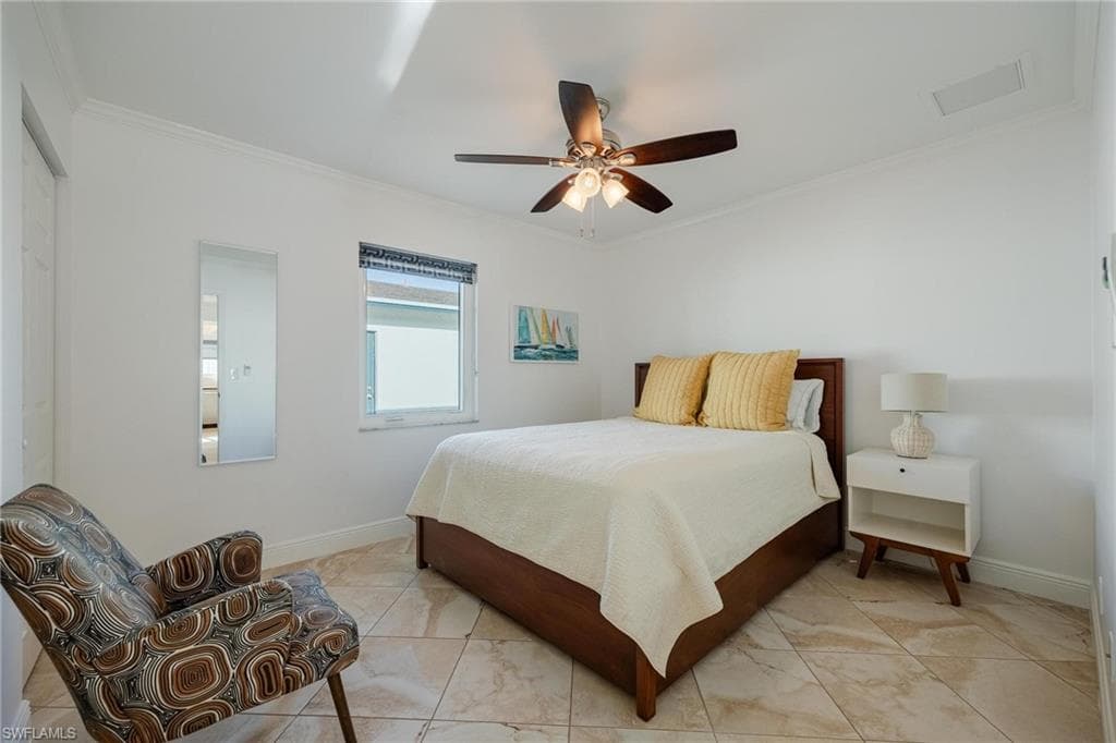 636 98th Ave N, Naples, FL 34108-16