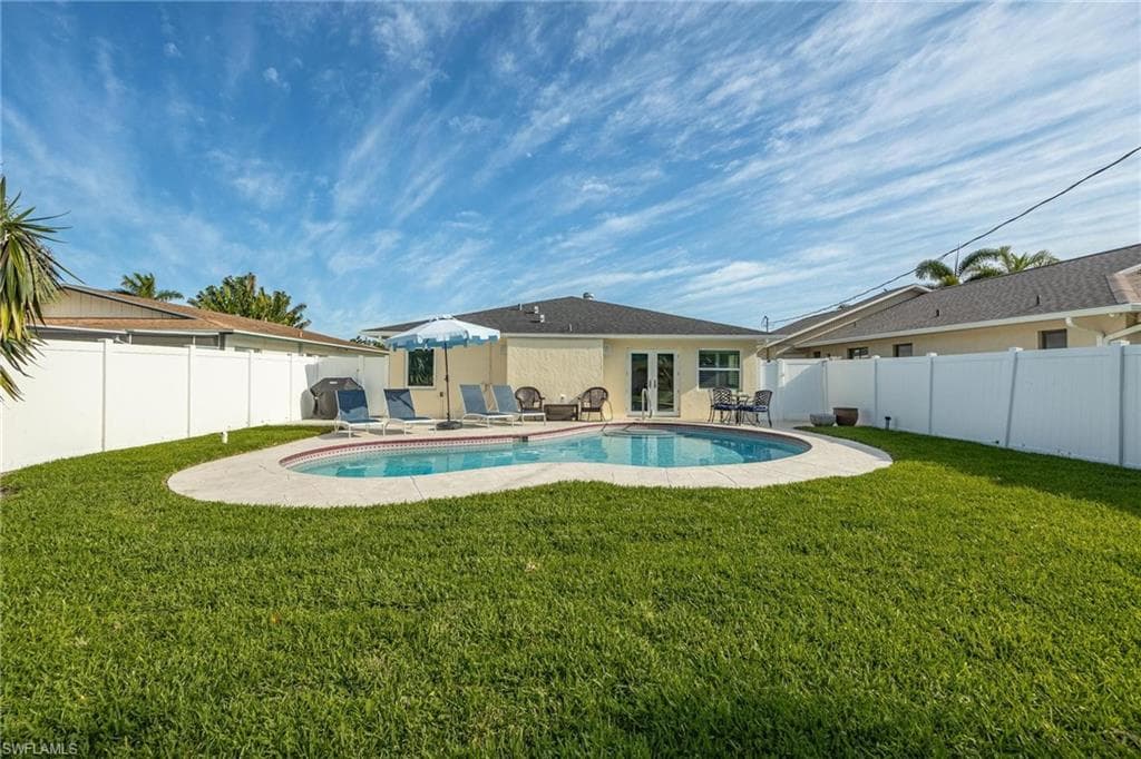 636 98th Ave N, Naples, FL 34108-20