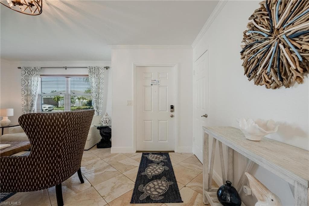 636 98th Ave N, Naples, FL 34108-5