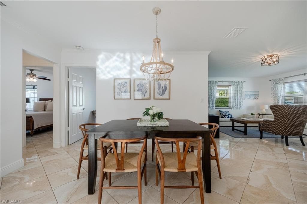 636 98th Ave N, Naples, FL 34108-7