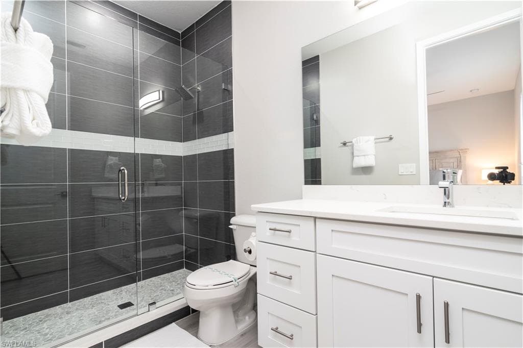 682 105th Ave N, Naples, FL 34108-15