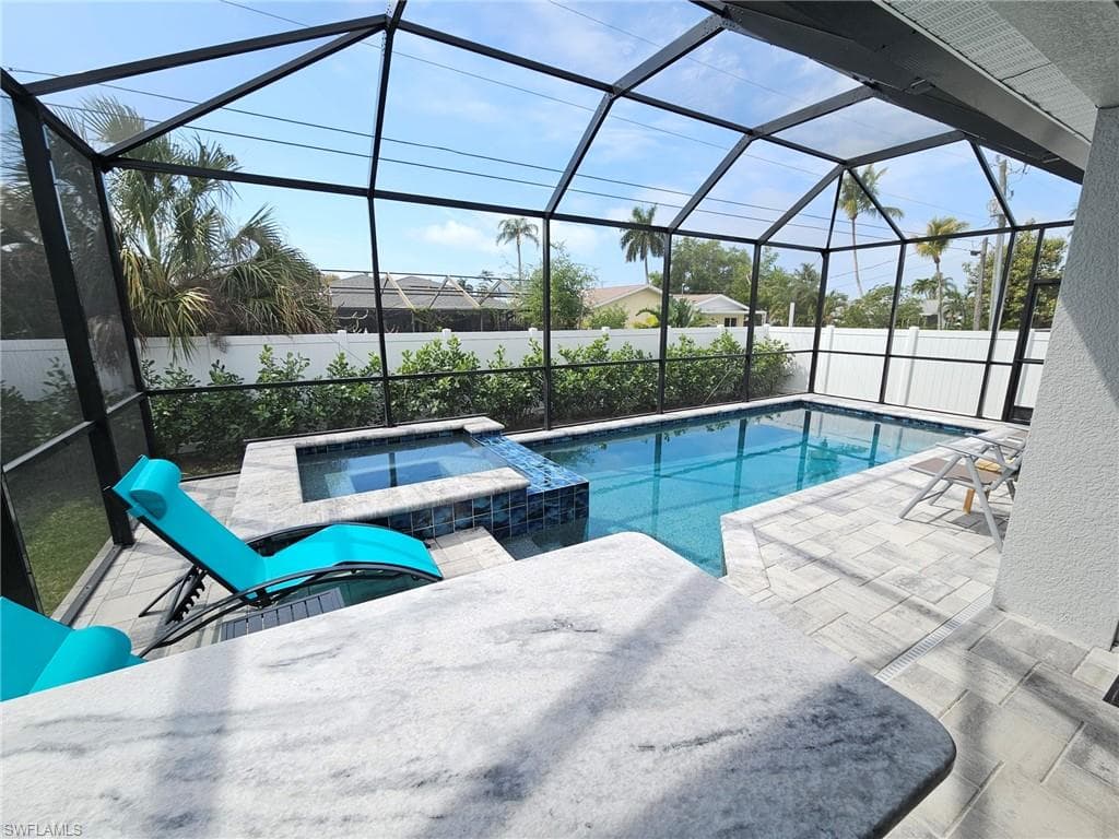 682 105th Ave N, Naples, FL 34108-17