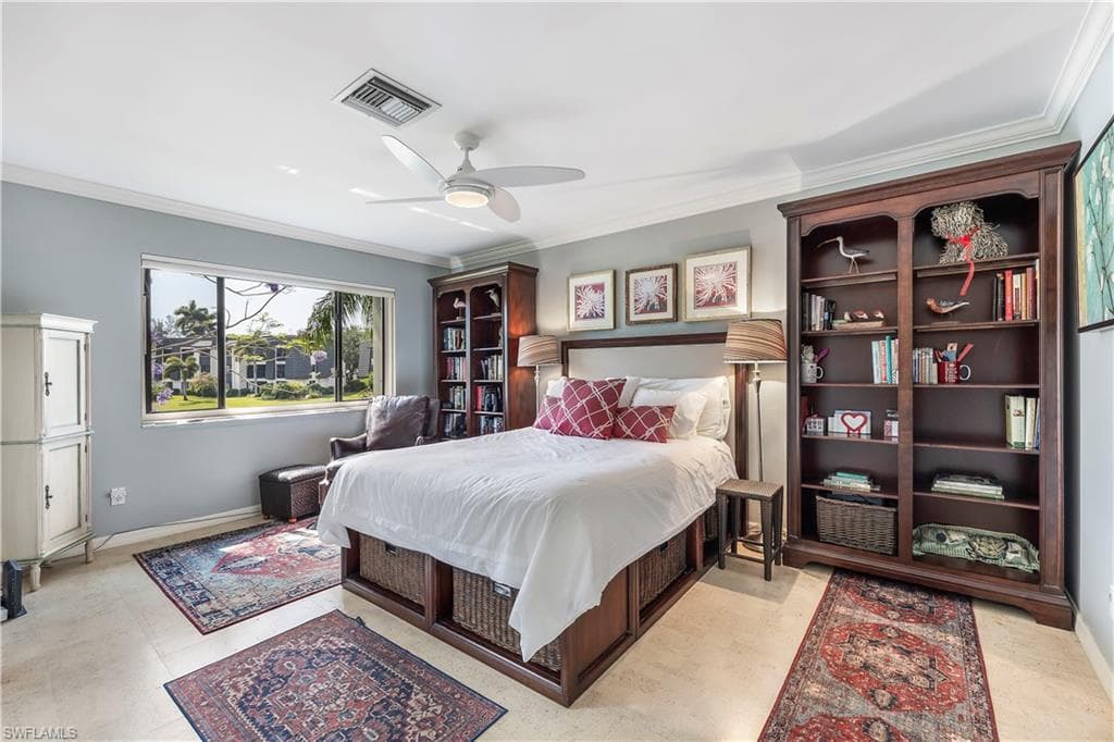 1661 Spoonbill Ln B, Naples, FL 34105-9
