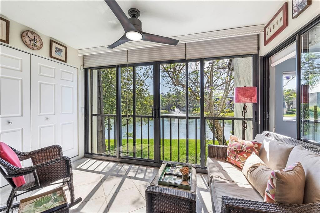 1661 Spoonbill Ln B, Naples, FL 34105-14