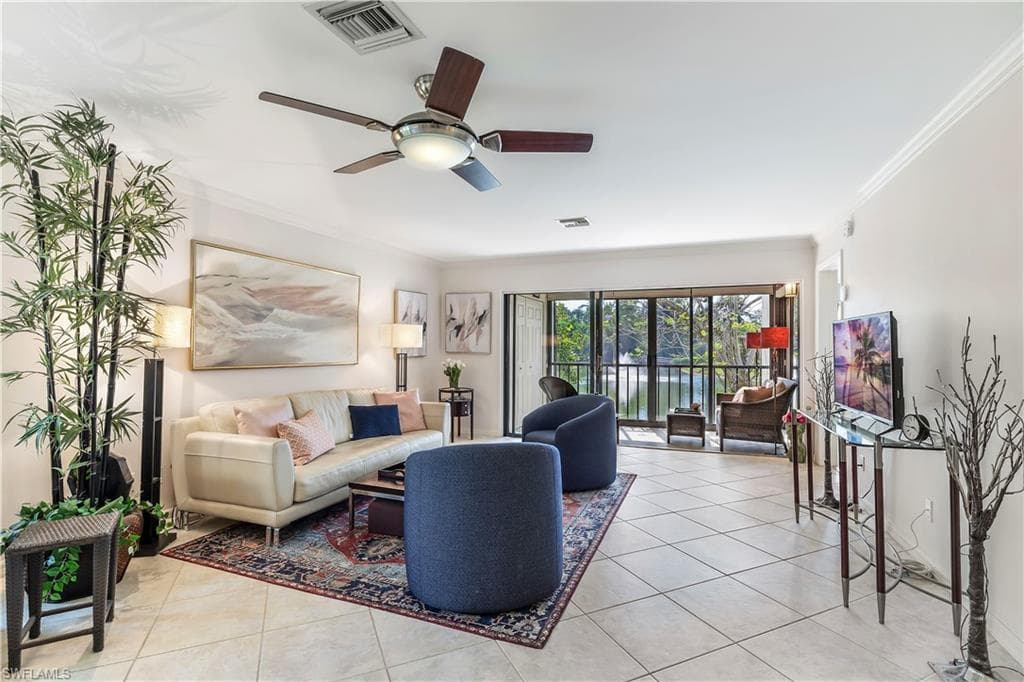 1661 Spoonbill Ln B, Naples, FL 34105-4