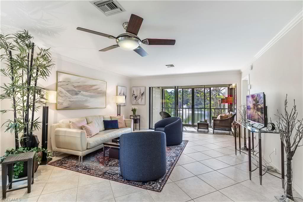 1661 Spoonbill Ln B, Naples, FL 34105-4