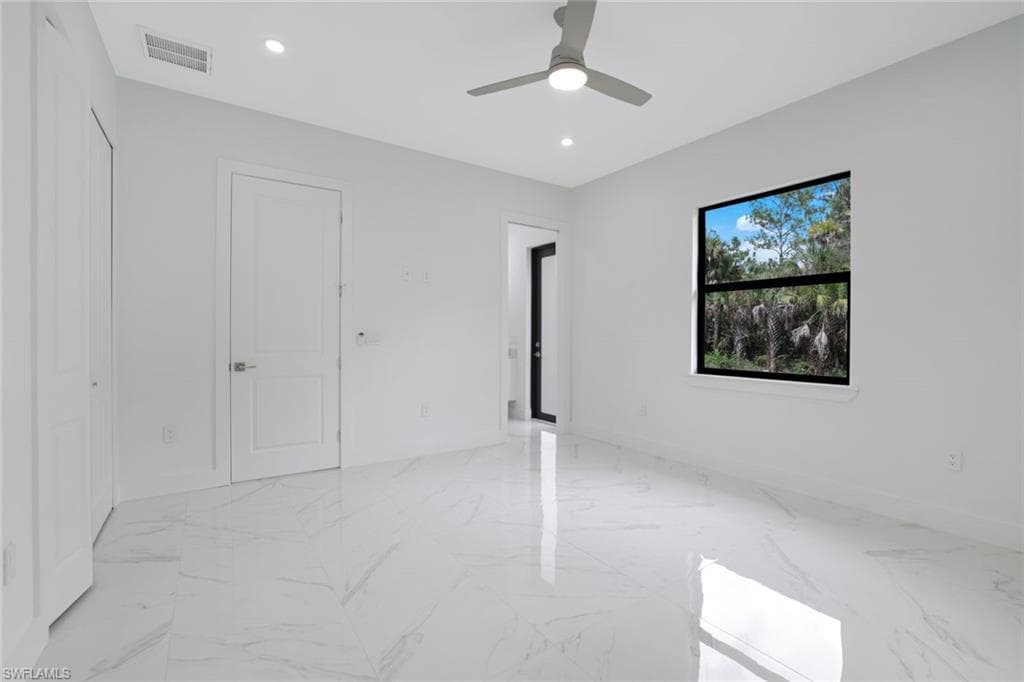 1068 16th St NE, Naples, FL 34120-20