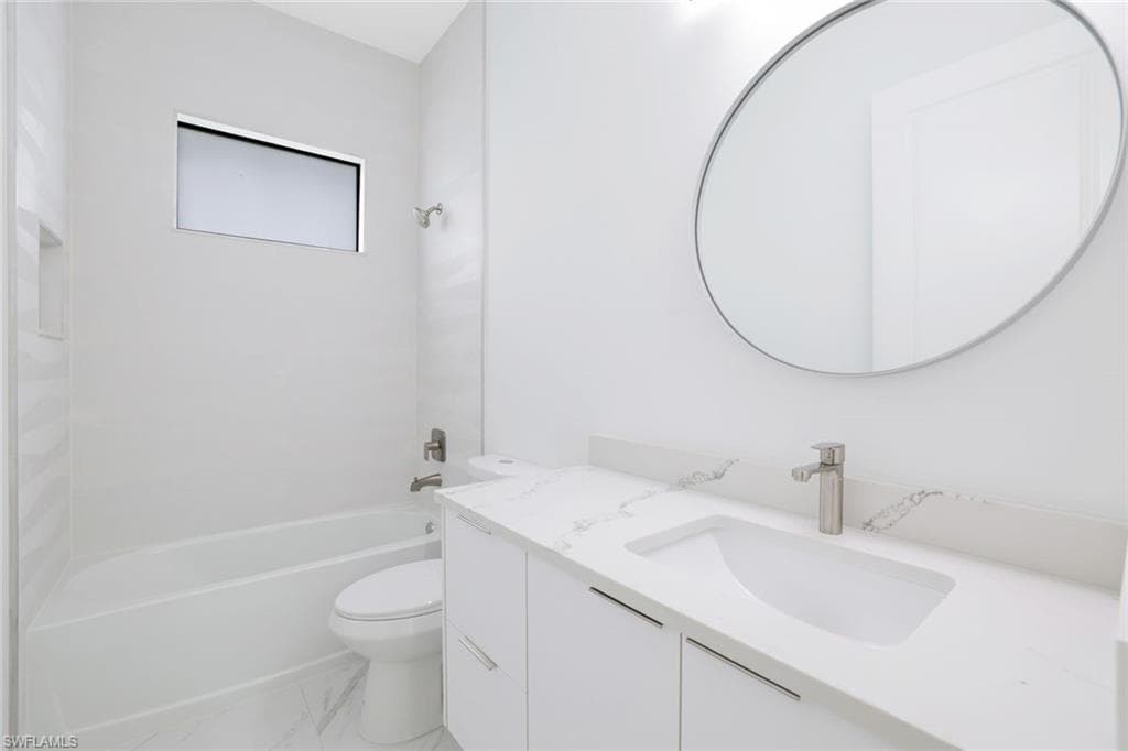 1068 16th St NE, Naples, FL 34120-23