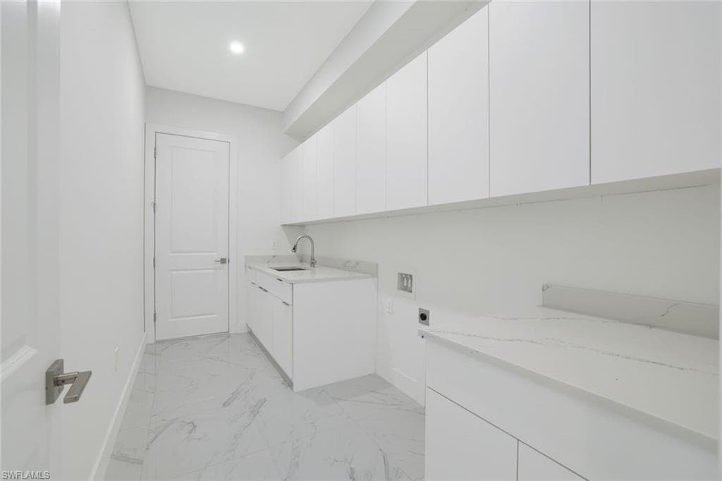 1068 16th St NE, Naples, FL 34120-26