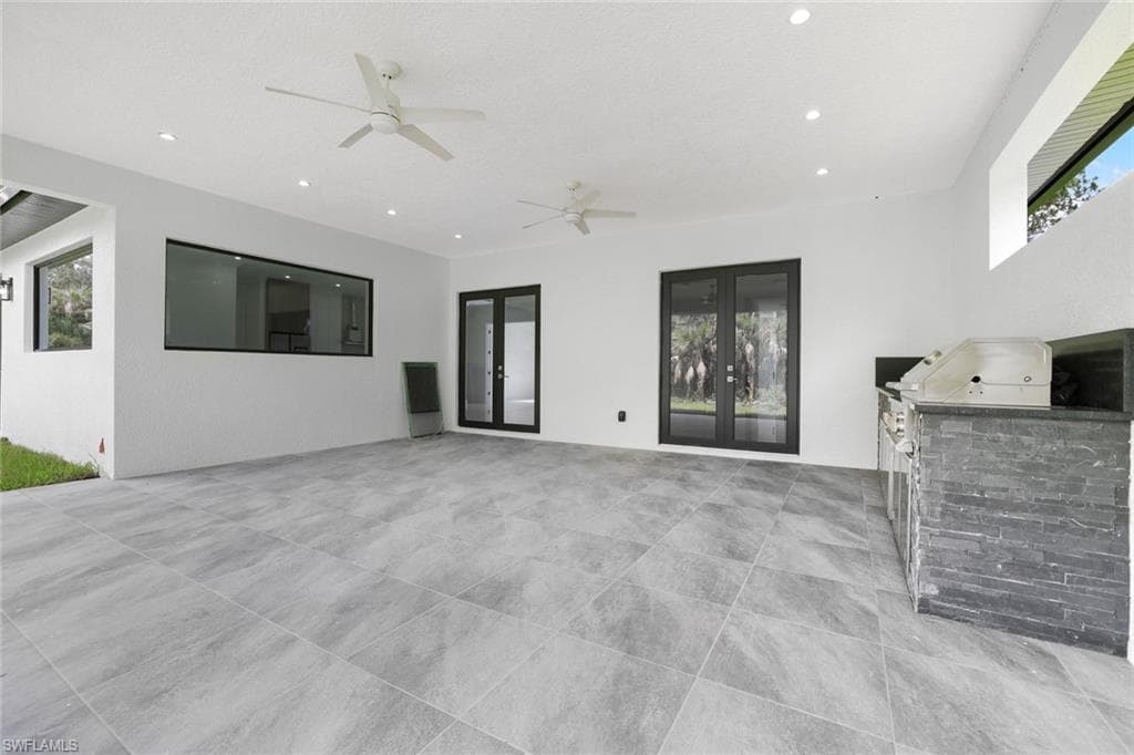 1068 16th St NE, Naples, FL 34120-31