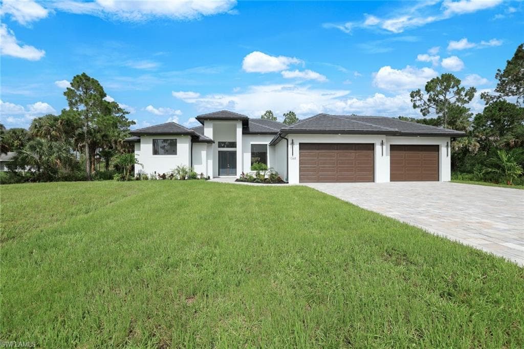 1068 16th St NE, Naples, FL 34120-34