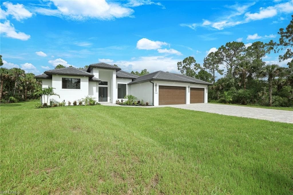 1068 16th St NE, Naples, FL 34120-35