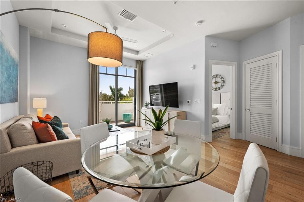 101 8th St S 206, Naples, FL 34102-15