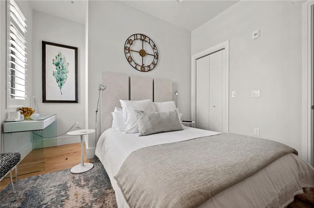 101 8th St S 206, Naples, FL 34102-19
