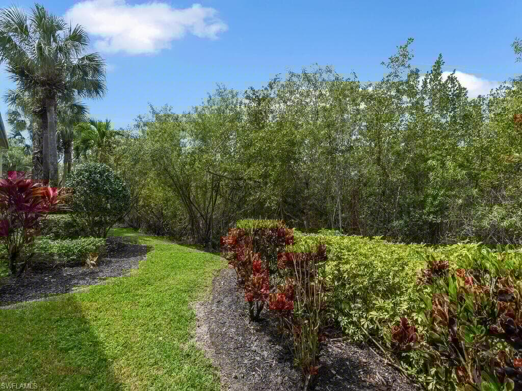 8325 Whisper Trace Way E203, Naples, FL 34114-28
