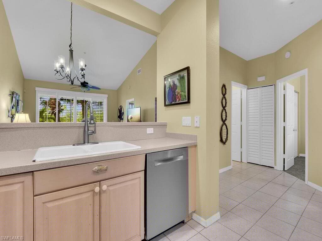 8325 Whisper Trace Way E203, Naples, FL 34114-8