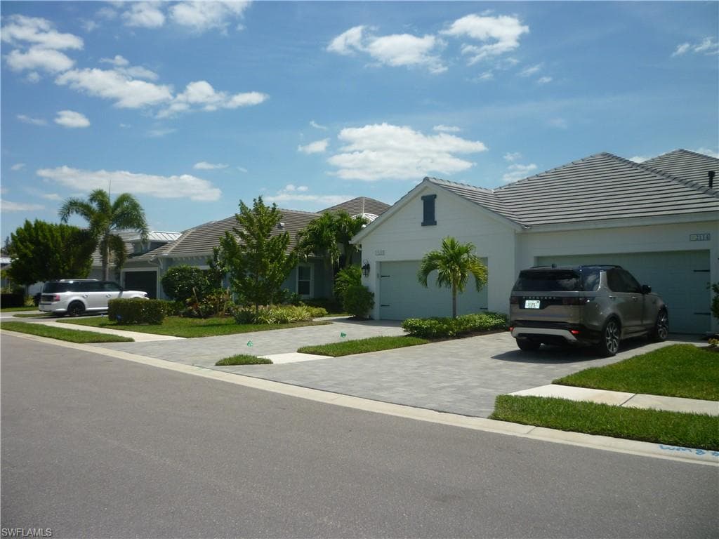2118 Marquesa Cir, Naples, FL 34112-15